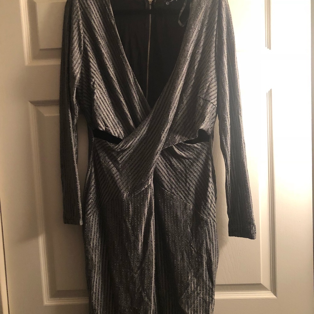 Plus size long sleeve bodycon dress. - Picture 4 of 4